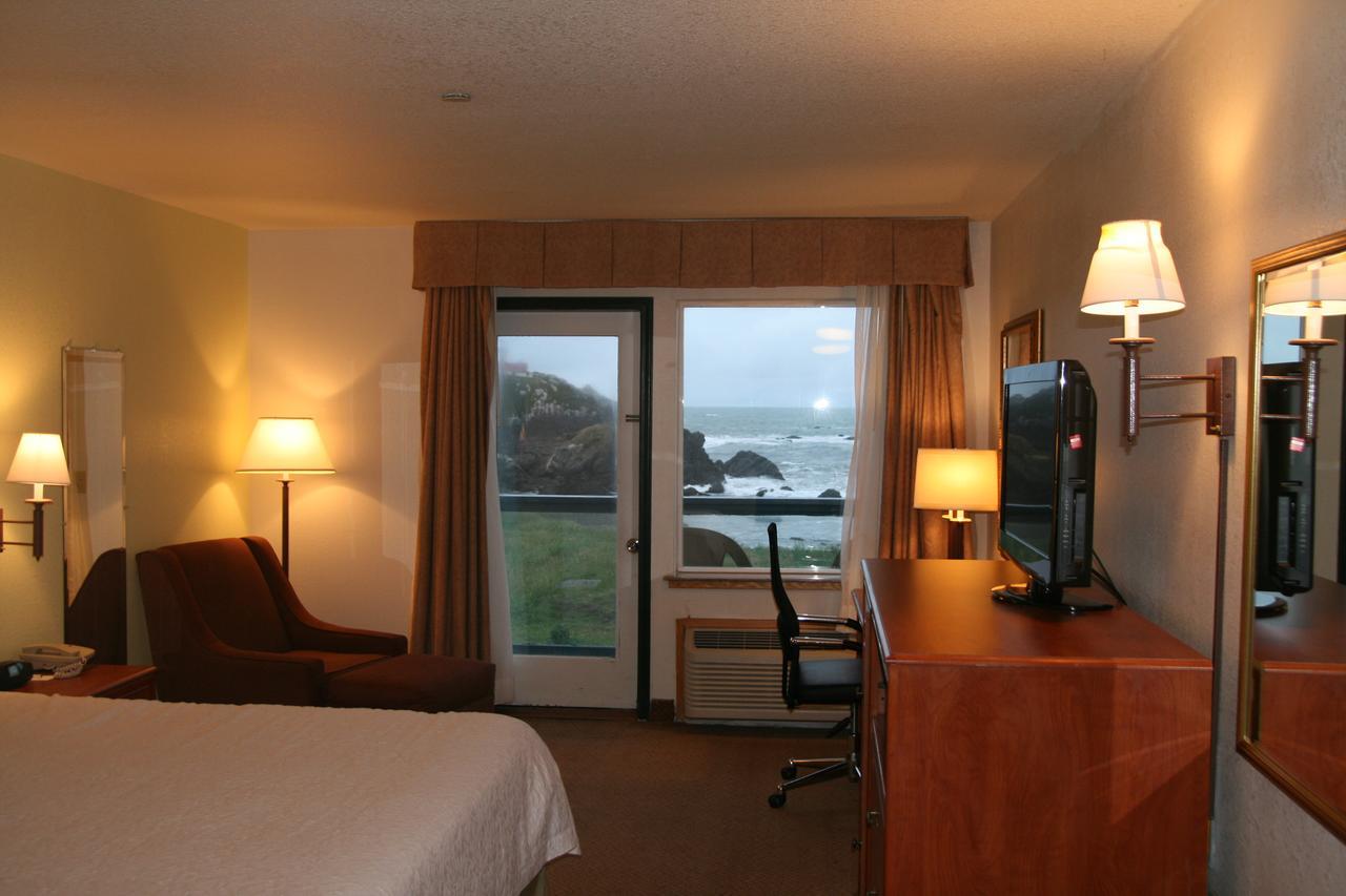 Oceanfront Lodge Crescent City Exterior photo