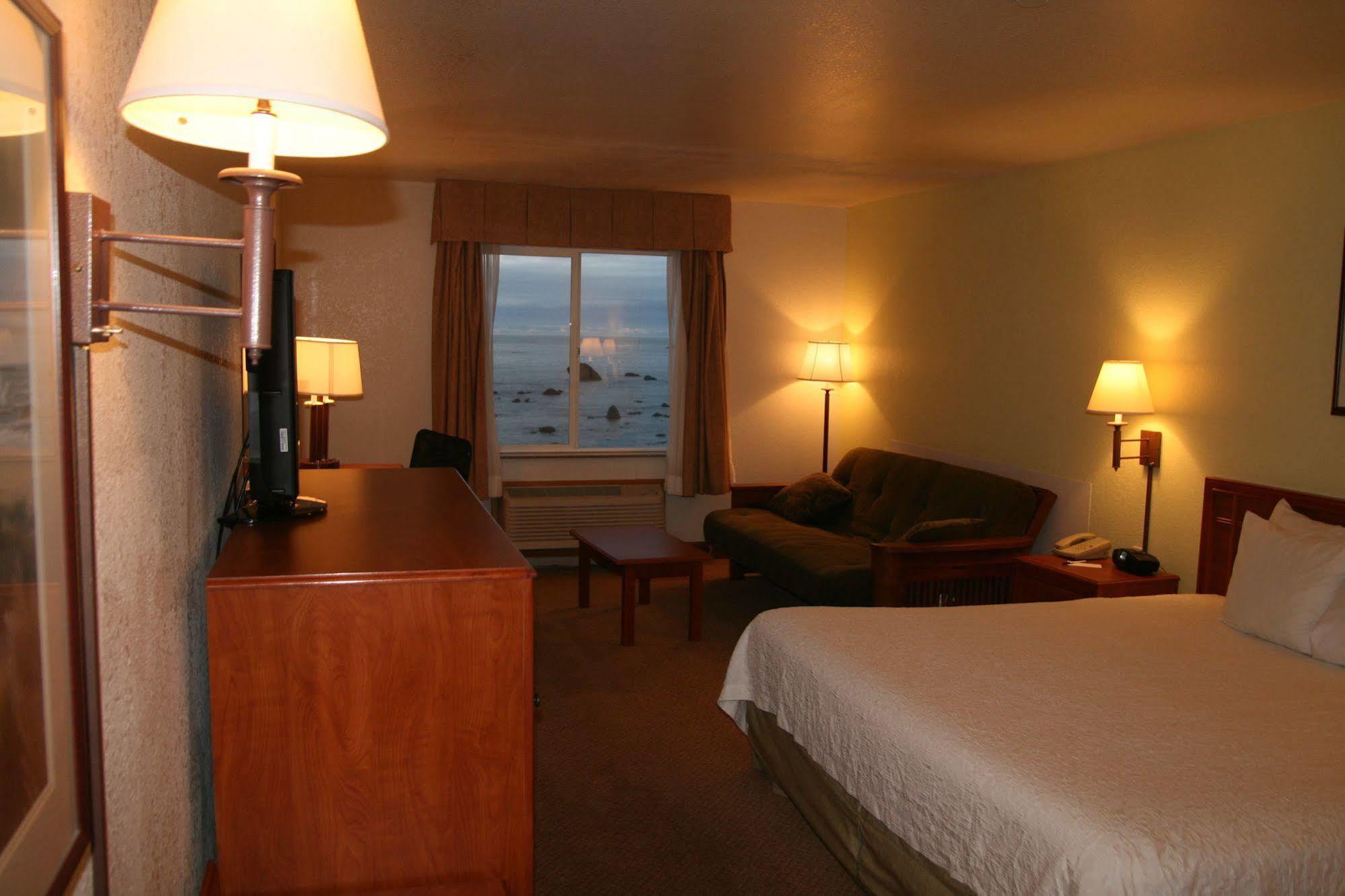 Oceanfront Lodge Crescent City Exterior photo