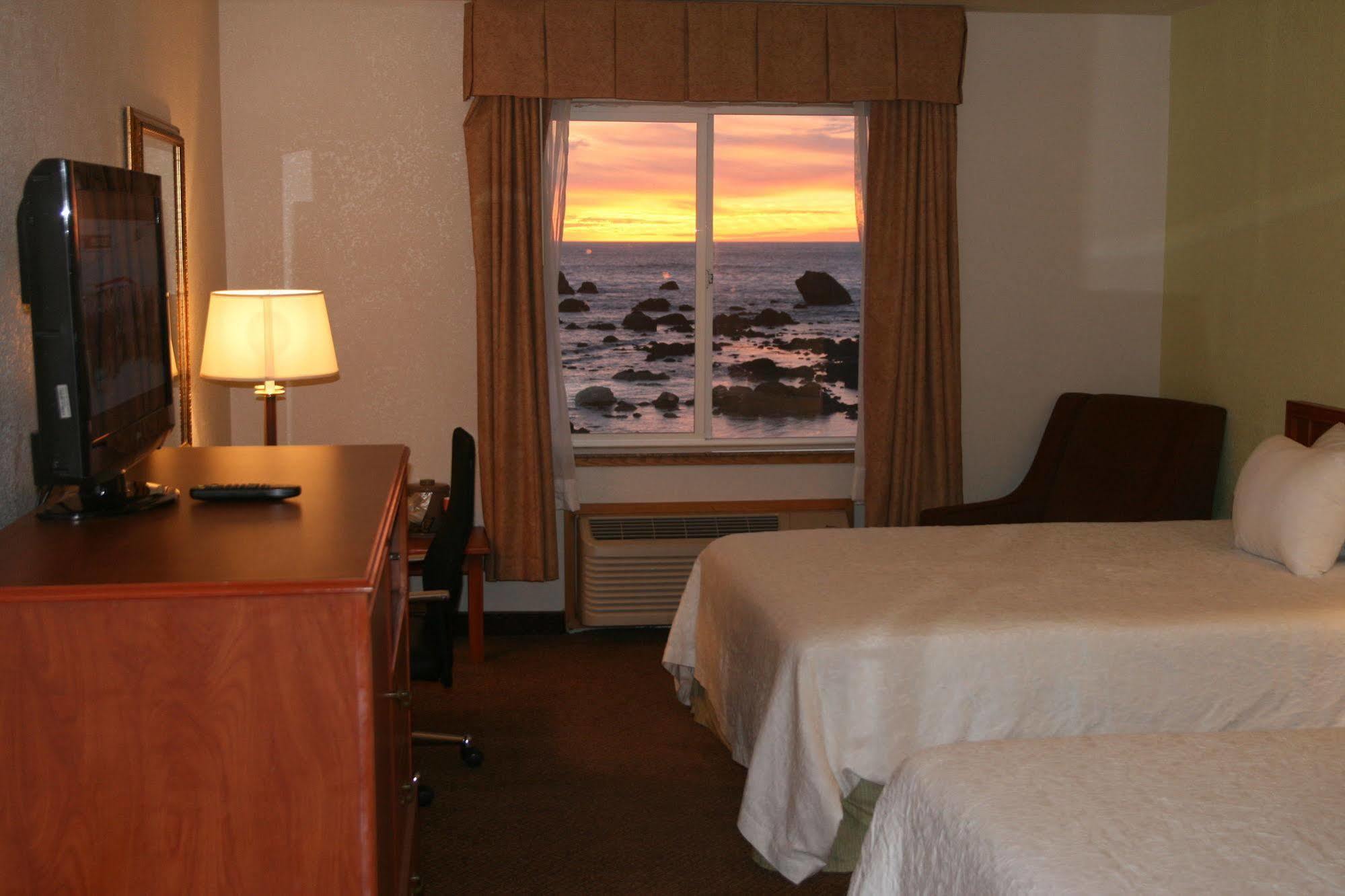 Oceanfront Lodge Crescent City Exterior photo